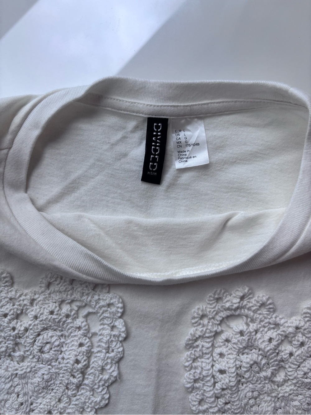 H&M White Appliquéd T-Shirt - Picture 4 of 8